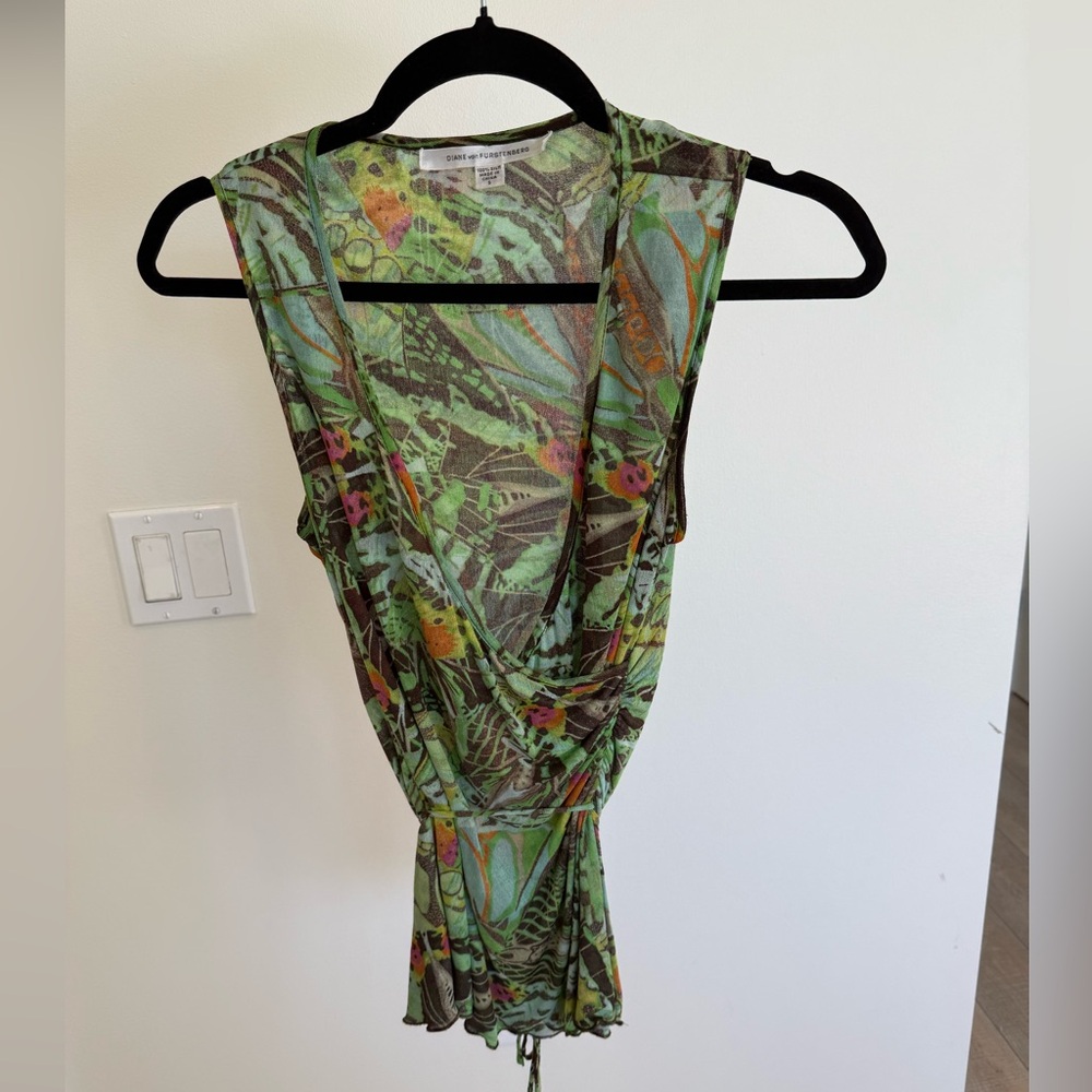 Diane Von Furstenberg 100% Silk Printed Top